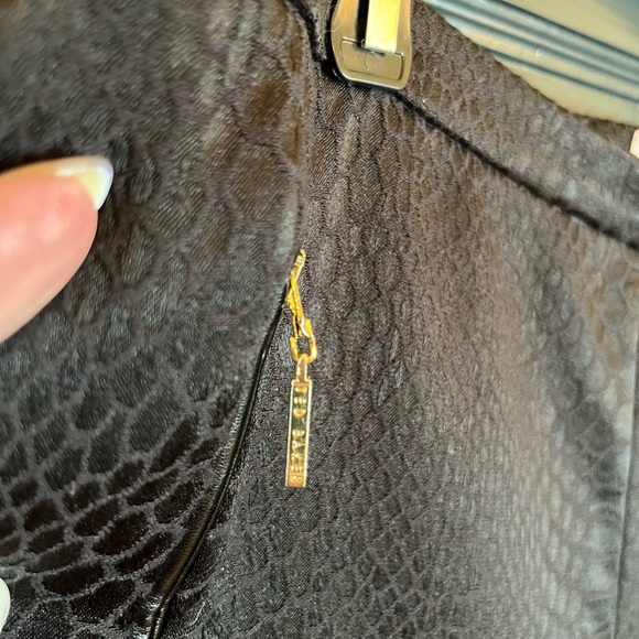 Ted Baker classic black pant. Slim leg. Side zipper Ted baker size 4 (L/10-12) - Picture 4 of 10